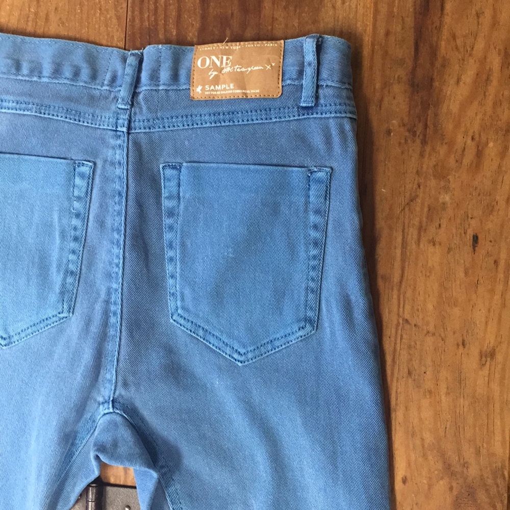 One Teaspoon Sample - image 4